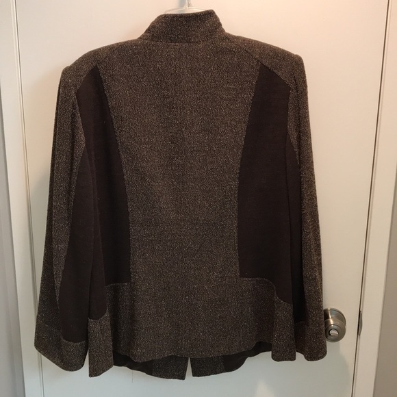 Suit jacket. - Picture 2 of 9